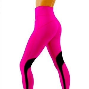 🆕NIP/NWT Yoga Mesh Cut Out Pants- Fuchsia/Black Sz L/XL (10-14)